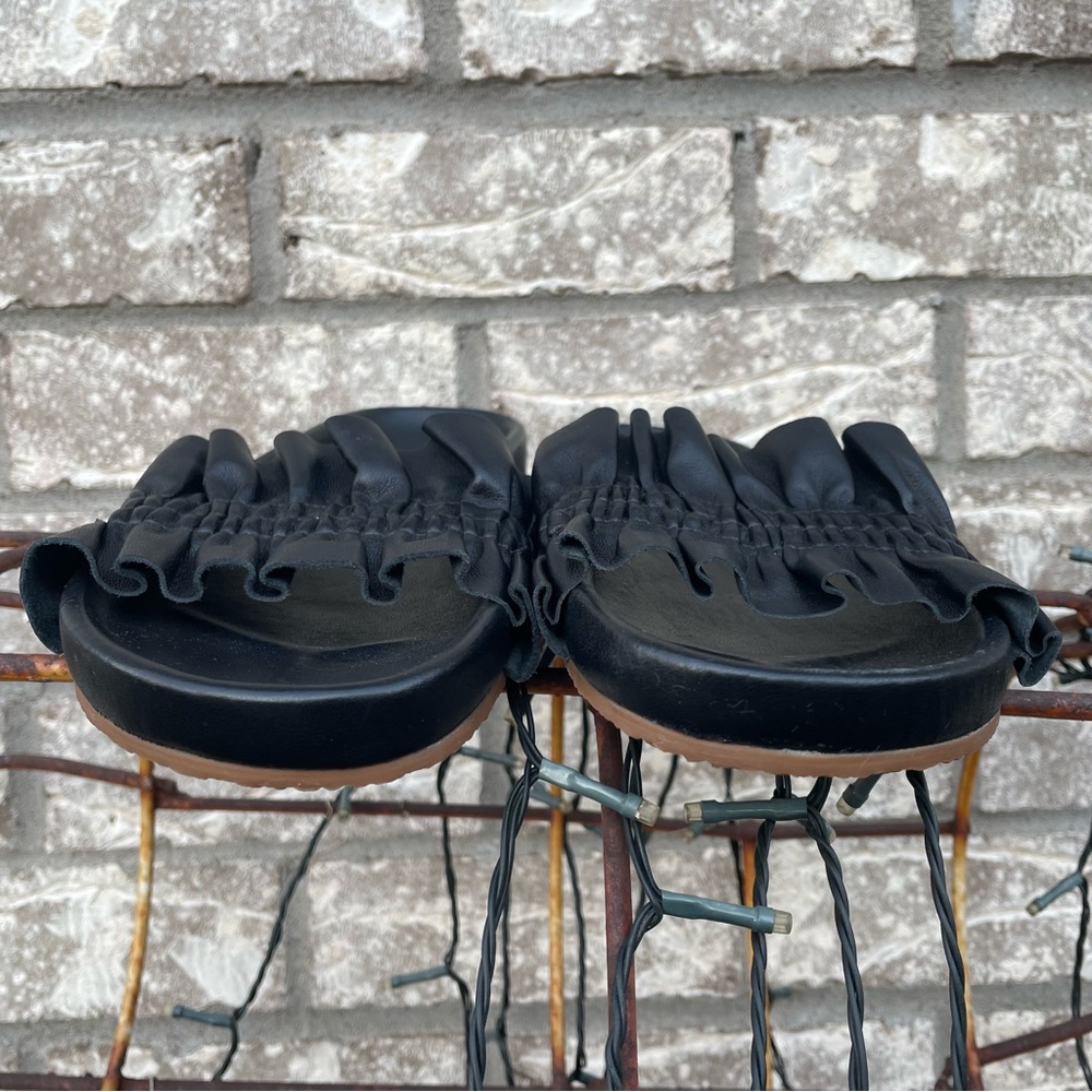 💙Ulla Johnson Rex Ruffle Black Leather Sandal - Picture 3 of 6